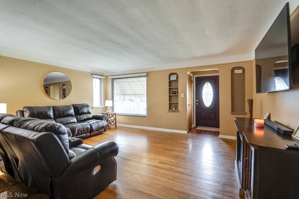 6710 Ackley Road Parma, OH 44129 - Photo 7 of 19