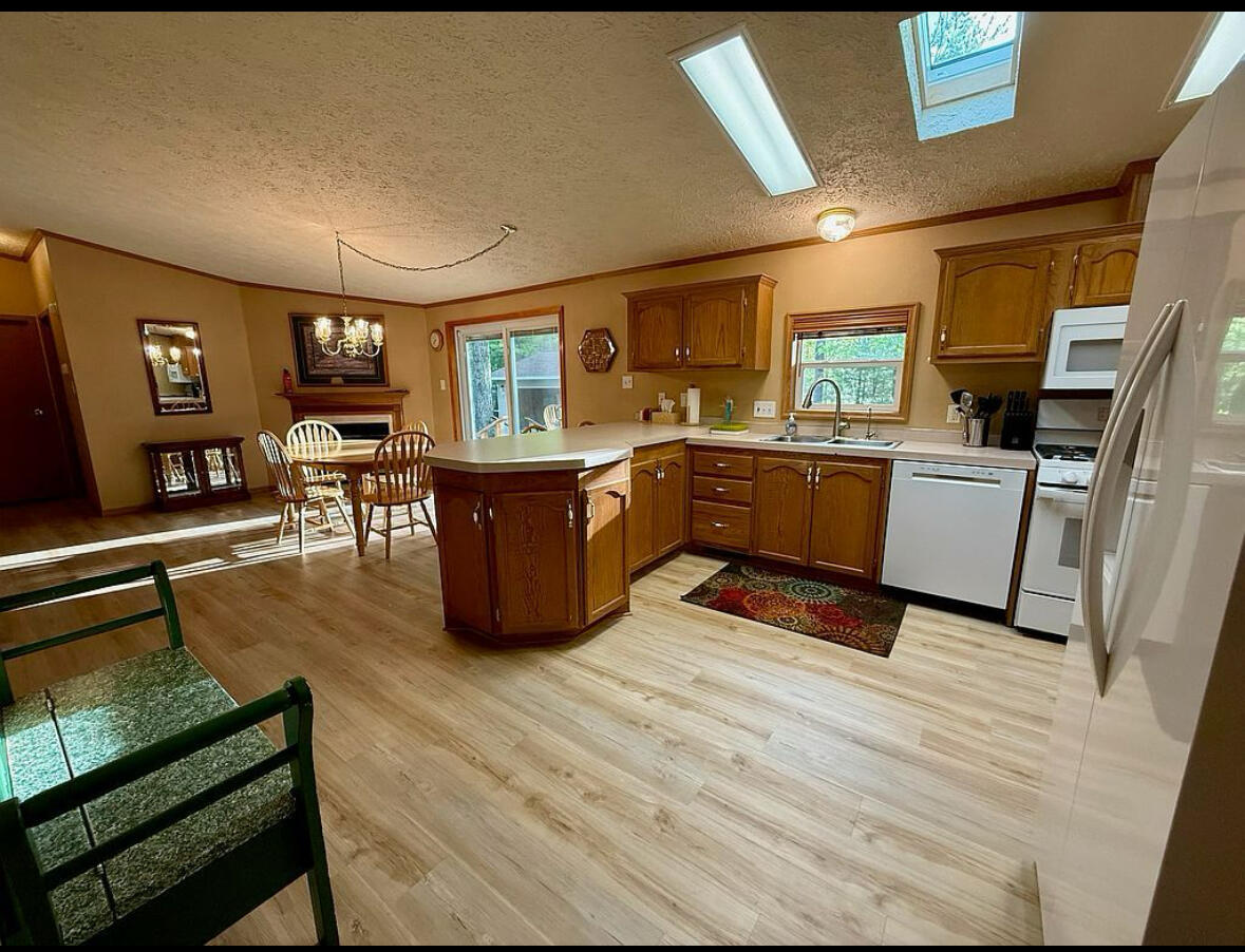 3158 Rasmus Drive Grayling, MI 49738 - Photo 9 of 19 IMG_6728