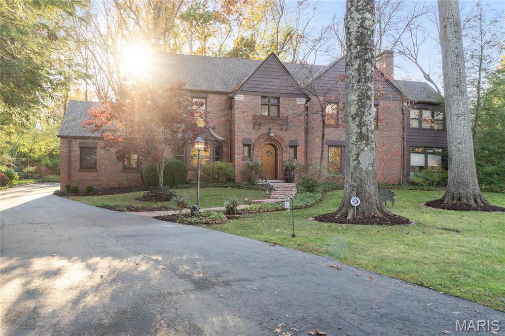 7 Brookside Lane Ladue, MO 63124 - Photo 2 of 42