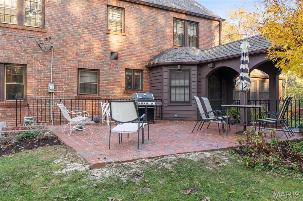 7 Brookside Lane Ladue, MO 63124 - Photo 8 of 42