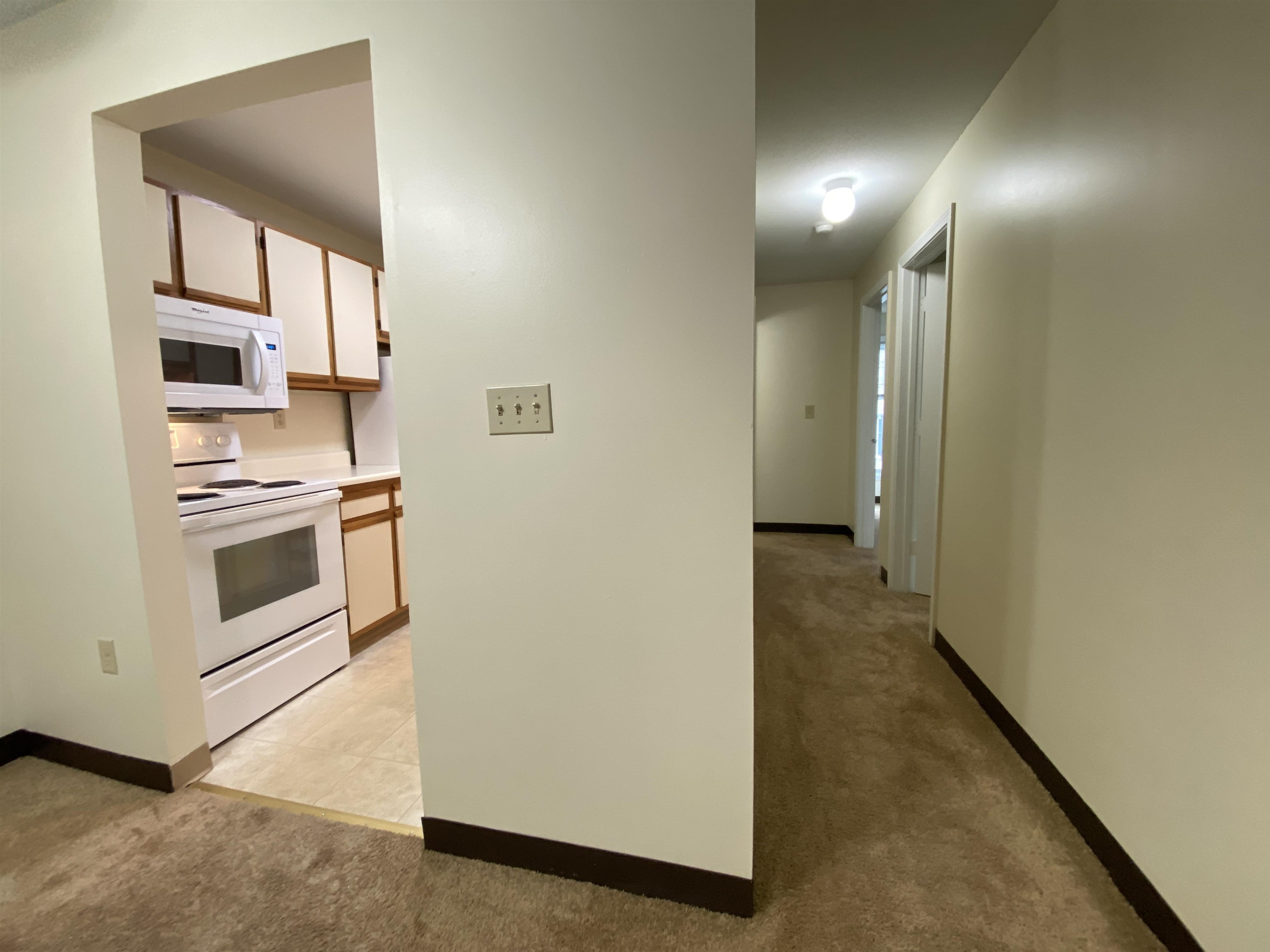 177 Eastern Avenue, Unit 301 Manchester, NH 03104 - Photo 11 of 50