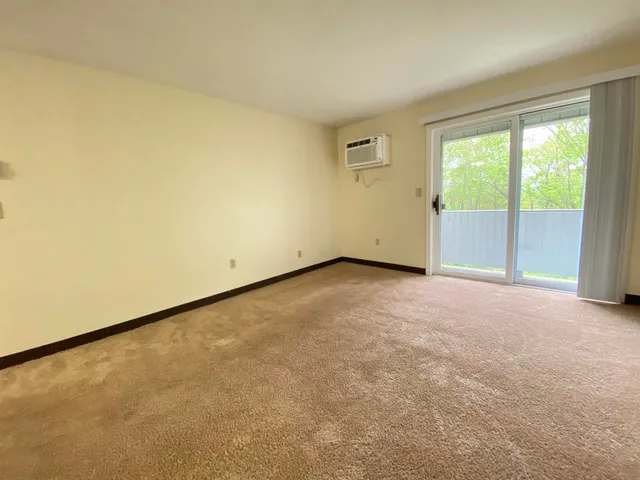 $1,850 | 177 Eastern Avenue, Unit 301, Manchester, NH 03104