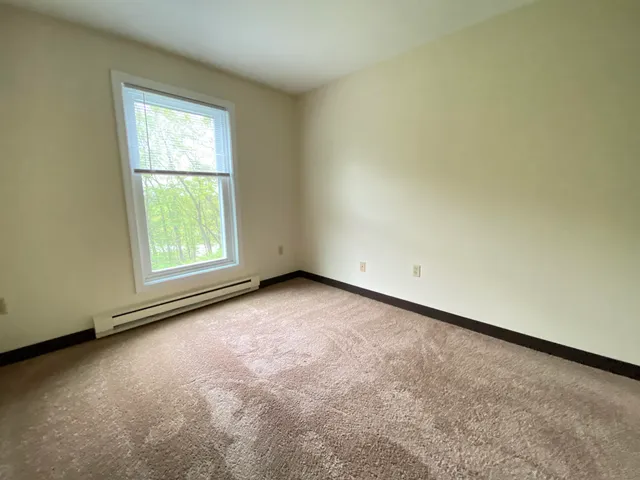 $1,850 | 177 Eastern Avenue, Unit 301, Manchester, NH 03104