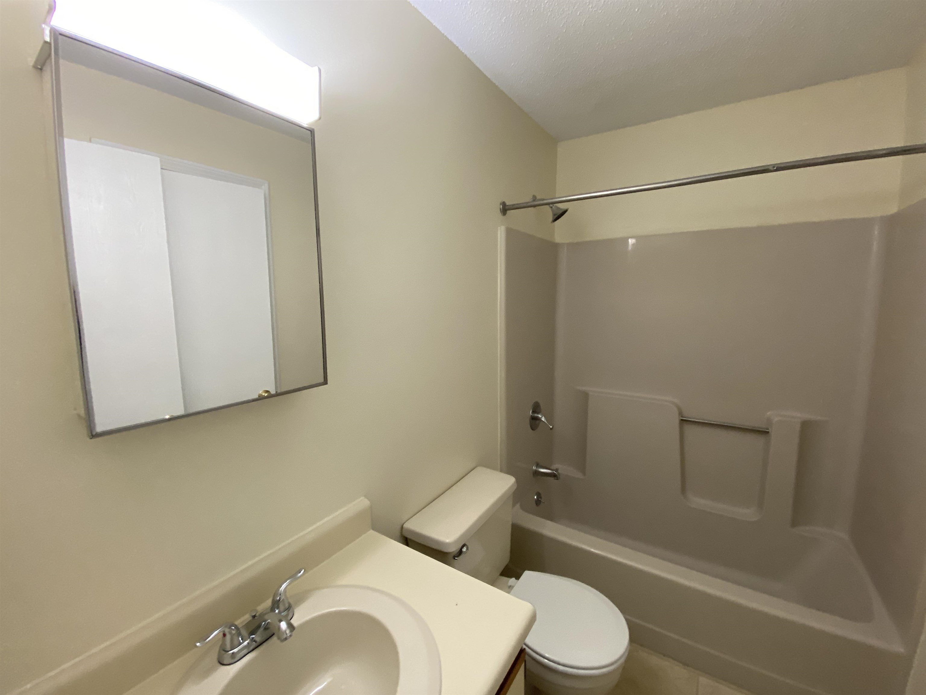 177 Eastern Avenue, Unit 301 Manchester, NH 03104 - Photo 28 of 50