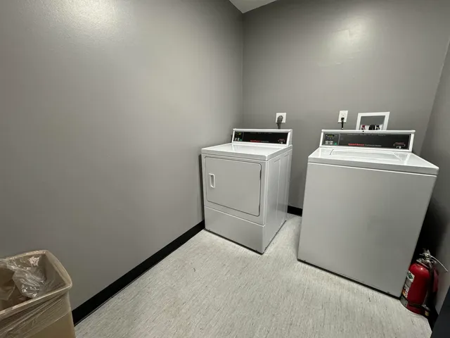 $1,850 | 177 Eastern Avenue, Unit 301, Manchester, NH 03104