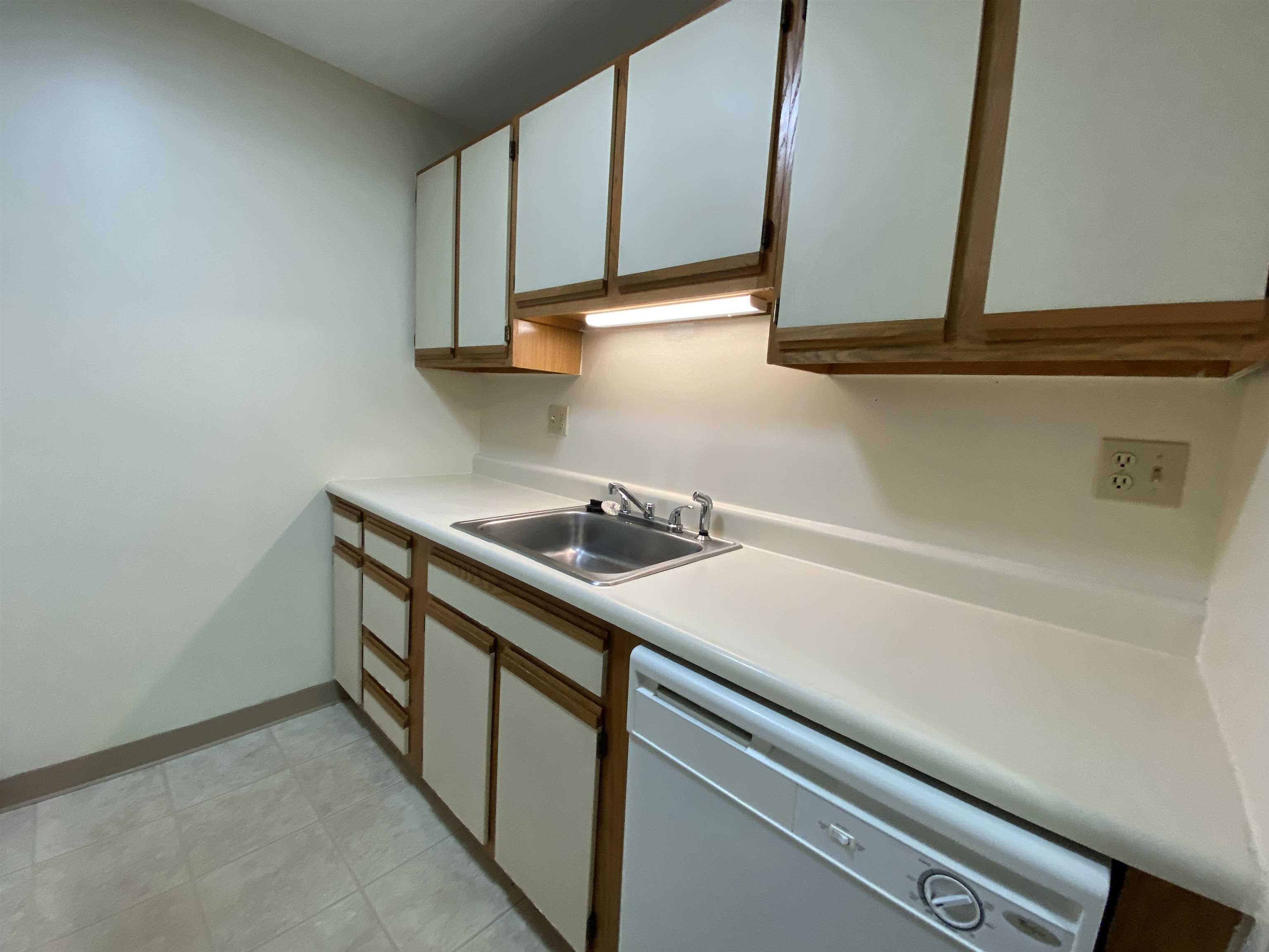 177 Eastern Avenue, Unit 301 Manchester, NH 03104 - Photo 8 of 50