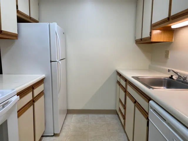 $1,850 | 177 Eastern Avenue, Unit 301, Manchester, NH 03104