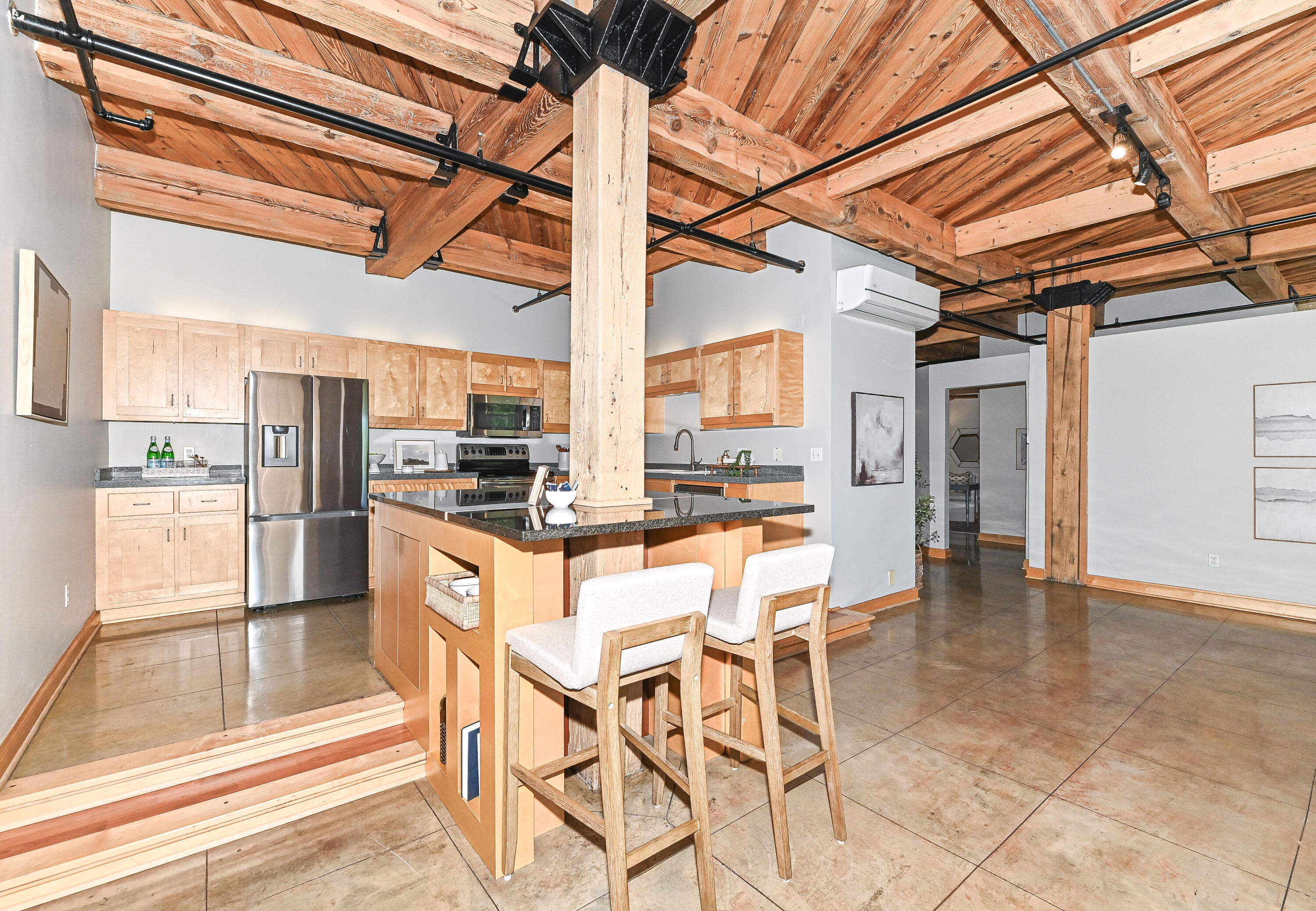 904 East Pearson Street, Unit 401 Milwaukee, WI 53202 - Photo 11 of 43 Pearson-11