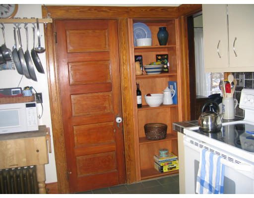 30 Locust Street Reading, MA 01867 - Photo 8 of 21 Gallery Image 8