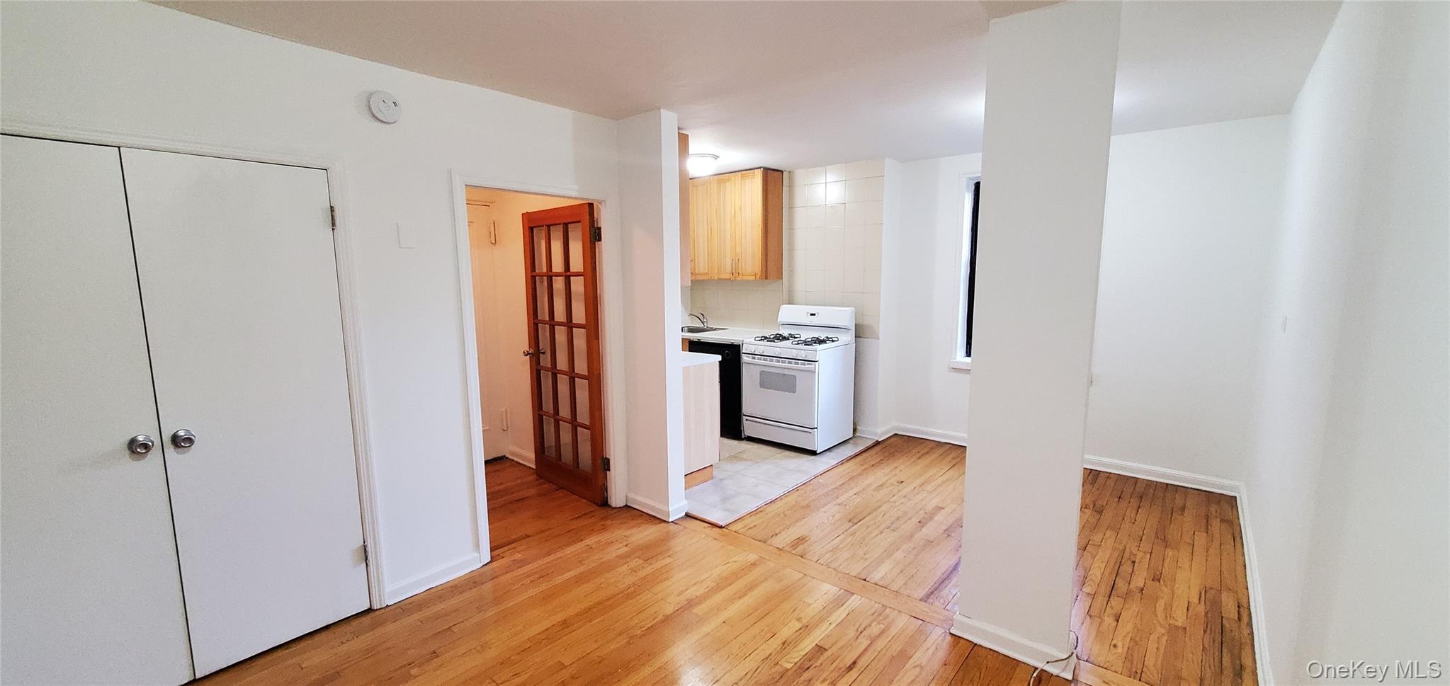 102-35 64th Road, Unit 3K Queens, NY 11375 - Photo 2 of 11