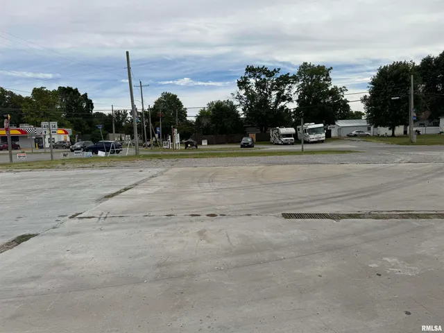 $149,900 | 901 North Victor Street, Christopher, IL 62822