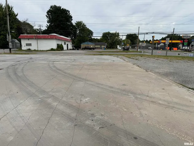 $149,900 | 901 North Victor Street, Christopher, IL 62822