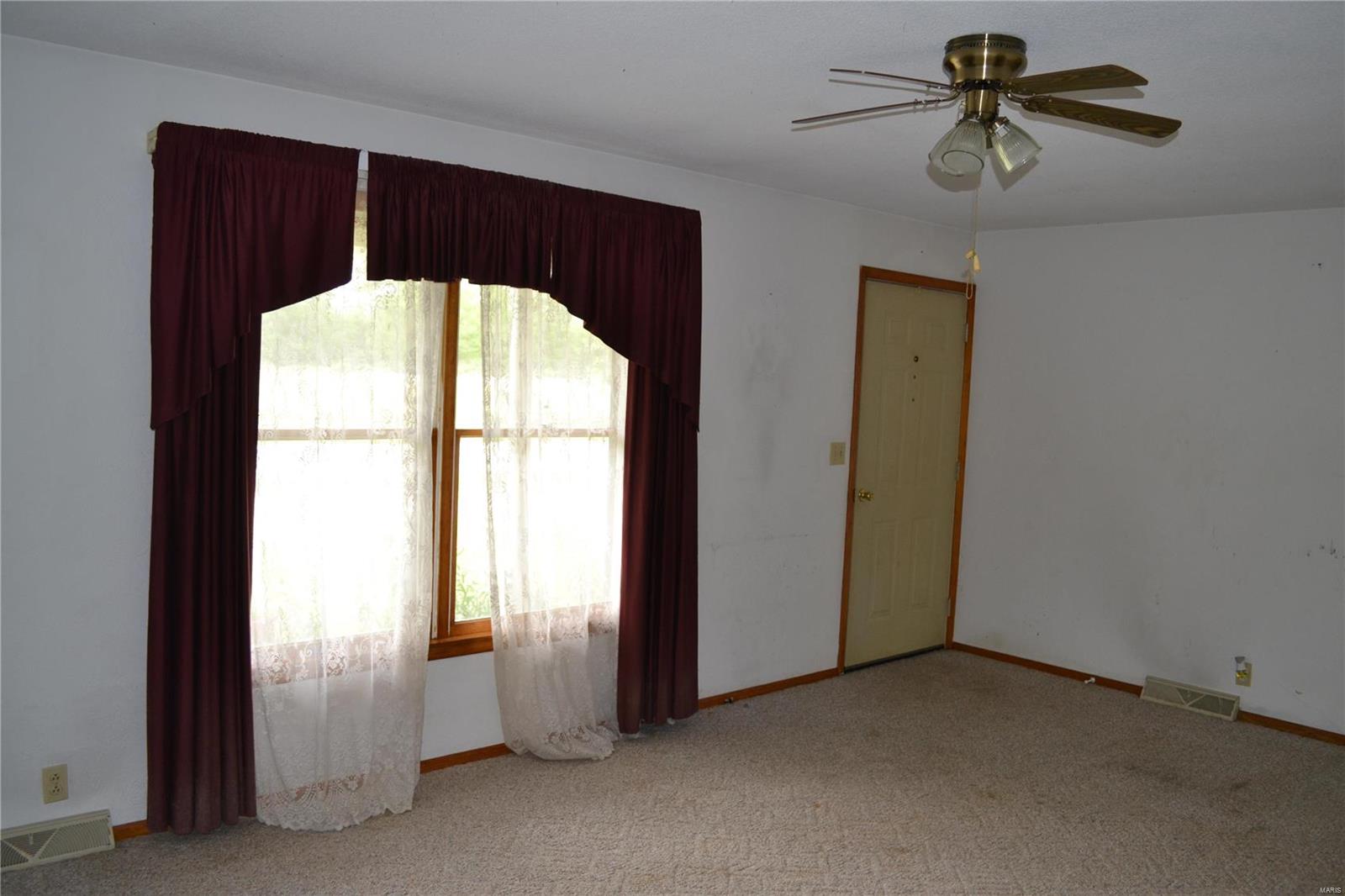 9524 Schuline Road Sparta, IL 62286 - Photo 2 of 20