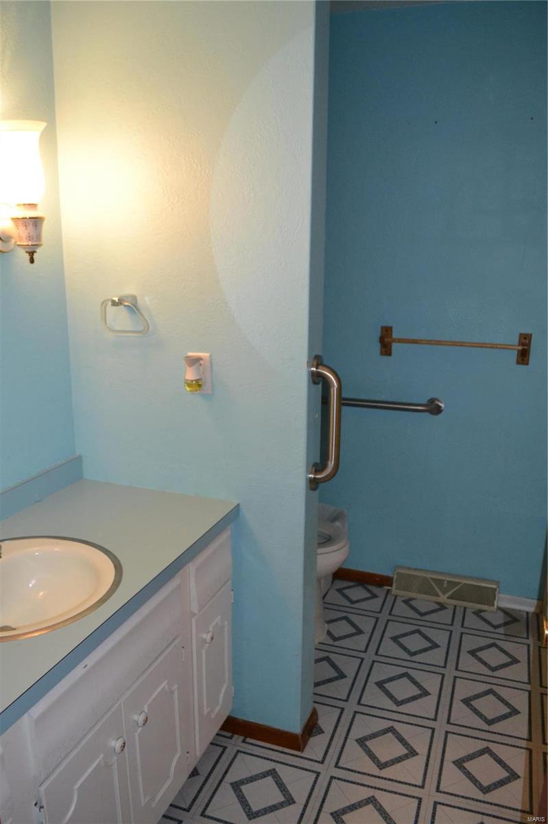 9524 Schuline Road Sparta, IL 62286 - Photo 9 of 20