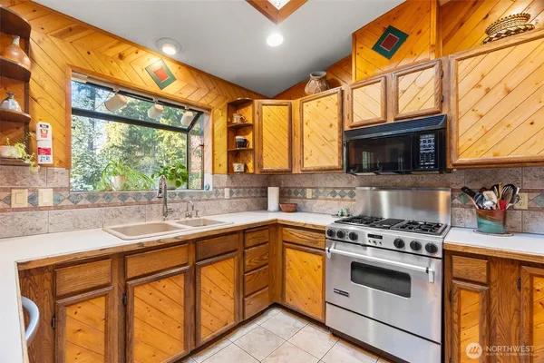 $520,000 | 6802 33rd Avenue Southeast, Lacey, WA 98503