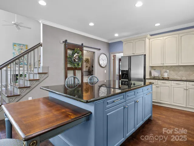 $765,000 | 150 Pinnacle Shores Drive, Mooresville, NC 28117