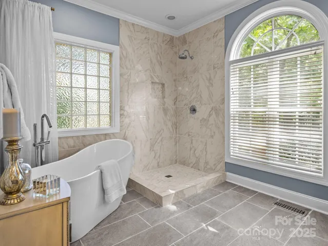 $765,000 | 150 Pinnacle Shores Drive, Mooresville, NC 28117