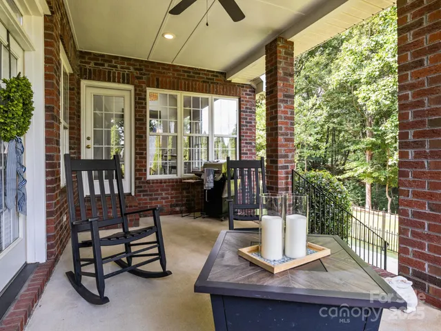 $765,000 | 150 Pinnacle Shores Drive, Mooresville, NC 28117