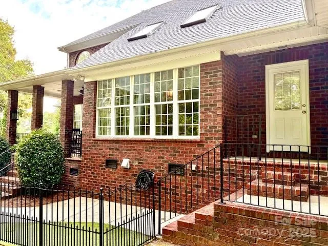 $765,000 | 150 Pinnacle Shores Drive, Mooresville, NC 28117