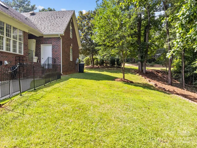 $765,000 | 150 Pinnacle Shores Drive, Mooresville, NC 28117