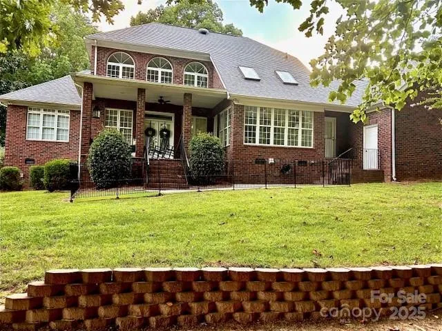 $765,000 | 150 Pinnacle Shores Drive, Mooresville, NC 28117