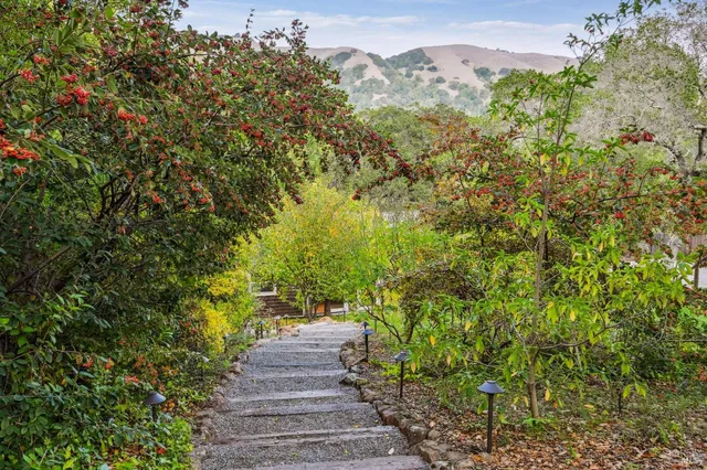 $3,250,000 | 5 Maoli Drive, San Rafael, CA 94903
