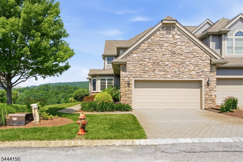 98 Tarrington Road Hamburg, NJ 07419 - Photo 2 of 40