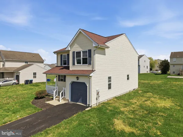 $329,900 | 9 Ramunno Drive, Smyrna, DE 19977