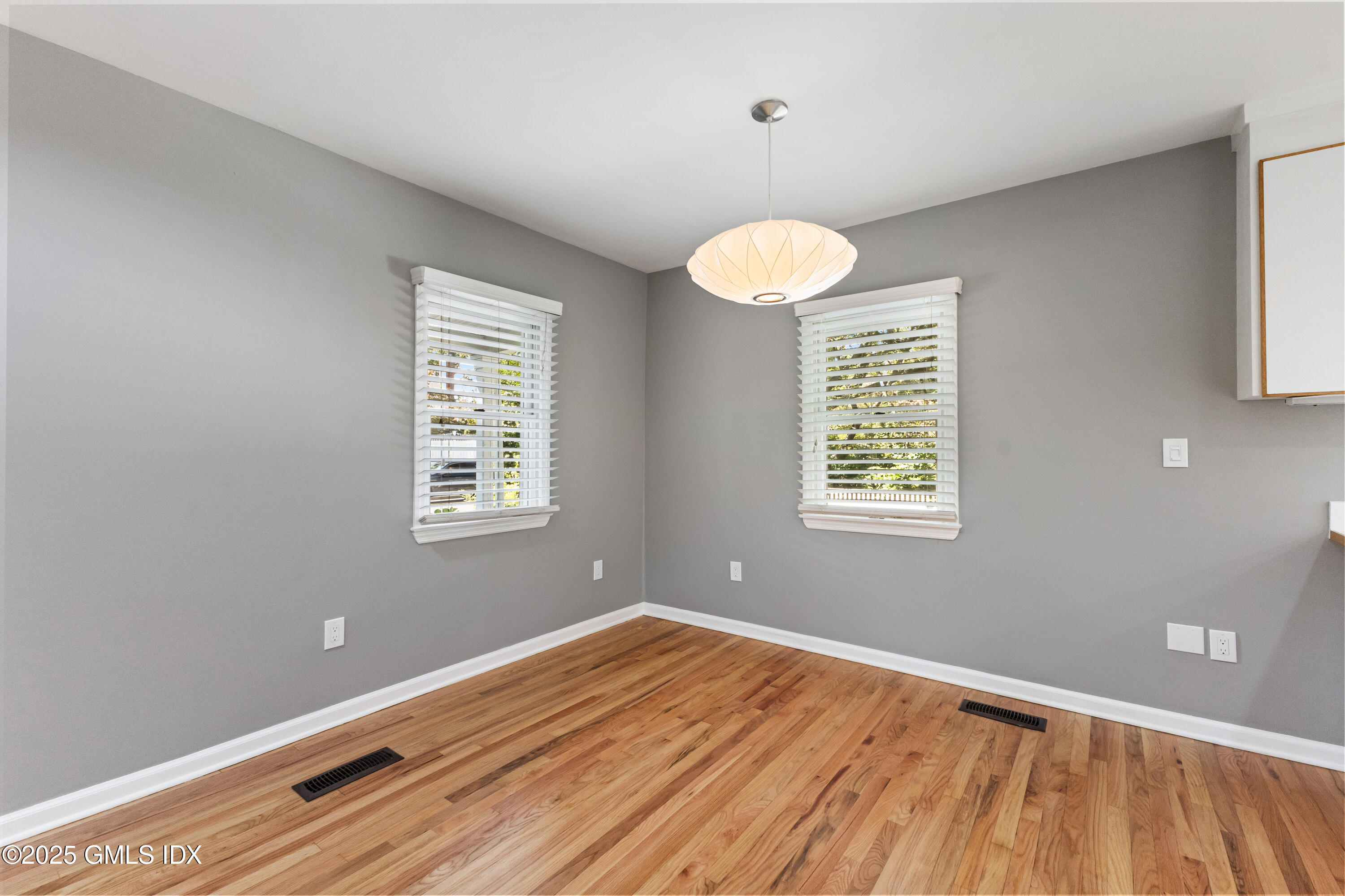 63 Riverside Avenue Riverside, CT 06878 - Photo 5 of 26 9-print-63-riverside-ave