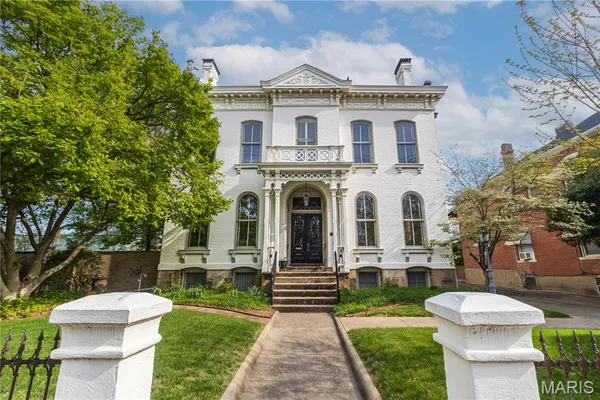 $699,900 | 826 Themis Street, Cape Girardeau, MO 63701