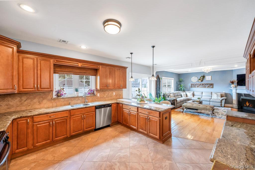 14 Kent Road Valley Stream, NY 11580 - Photo 7 of 31