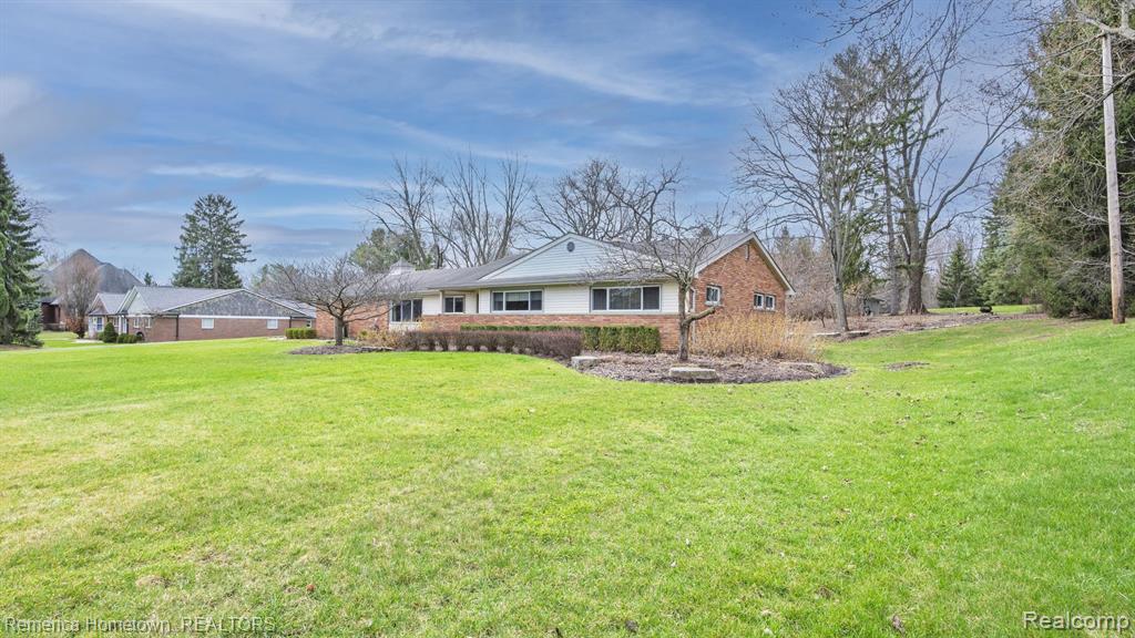 4360 Squirrel Road Bloomfield Hills, MI 48304 - Photo 3 of 39 Gallery Image 3
