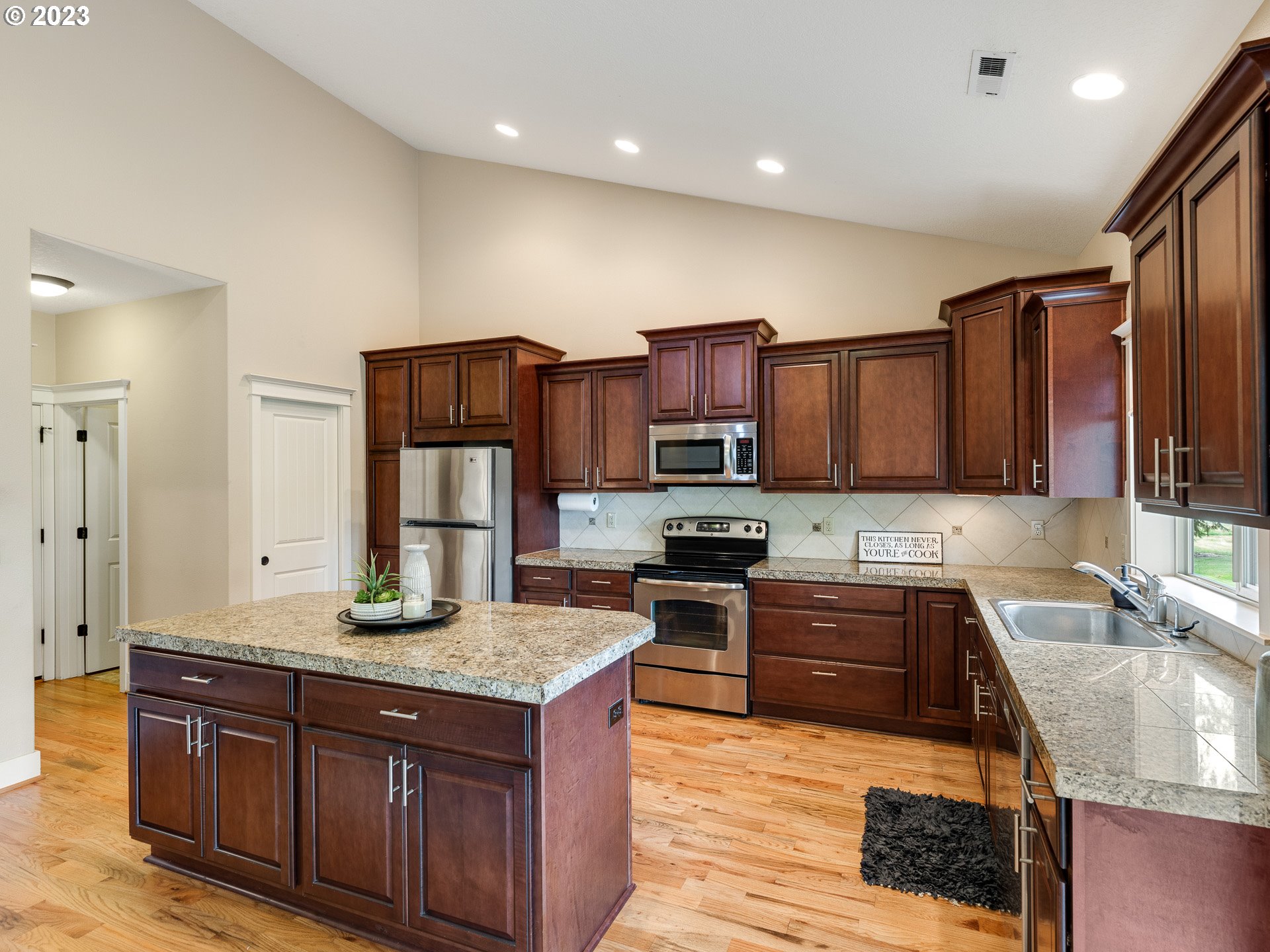 23865 Northeast Larkins Road Newberg, OR 97132 - Photo 27 of 48 Gallery Image 27