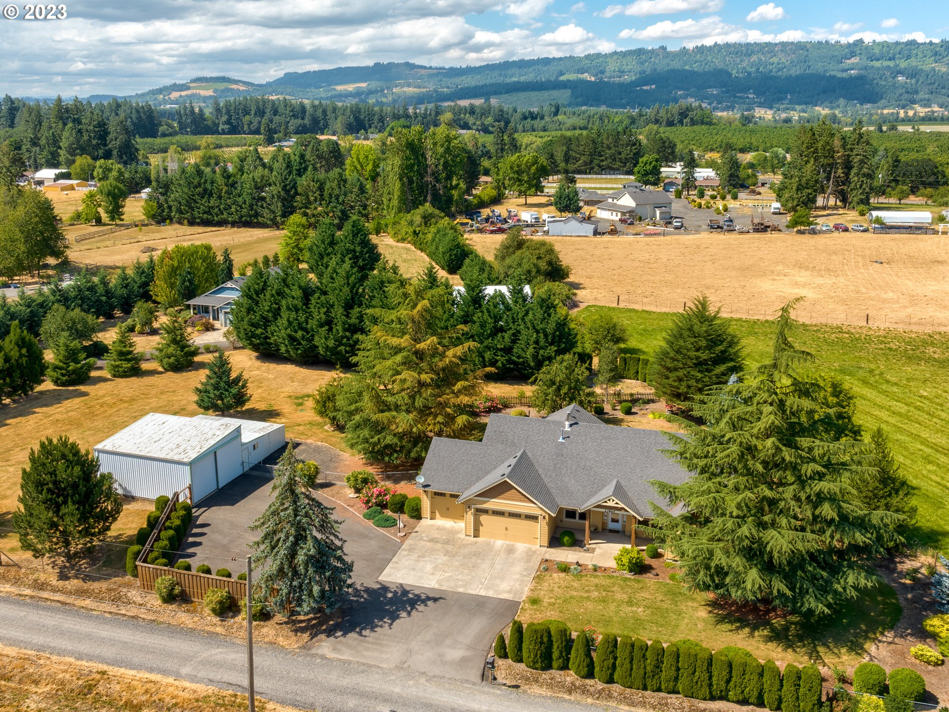 23865 Northeast Larkins Road Newberg, OR 97132 - Photo 7 of 48 Gallery Image 7