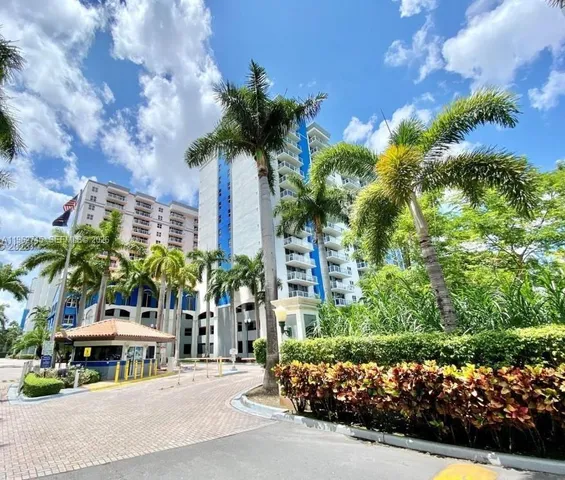 $2,500 | 5091 Northwest 7th Street, Unit 703, Miami, FL 33126