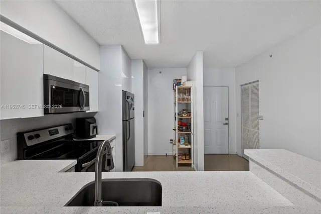 $2,500 | 5091 Northwest 7th Street, Unit 703, Miami, FL 33126