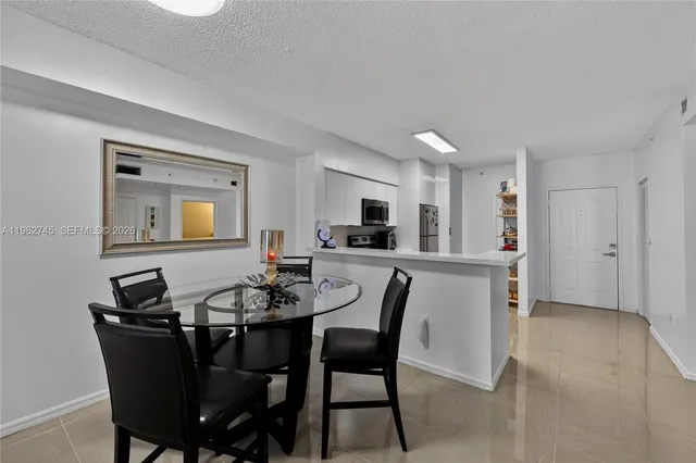 $2,500 | 5091 Northwest 7th Street, Unit 703, Miami, FL 33126