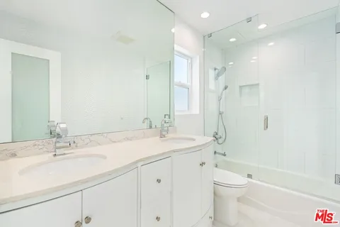 $9,200,000 | 2419 Ocean Front Walk, Venice, CA 90291