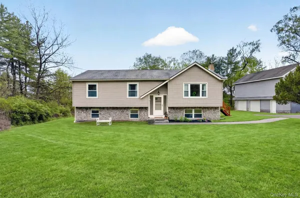 $525,000 | 492 Newport Bridge Road, Pine Island, NY 10969