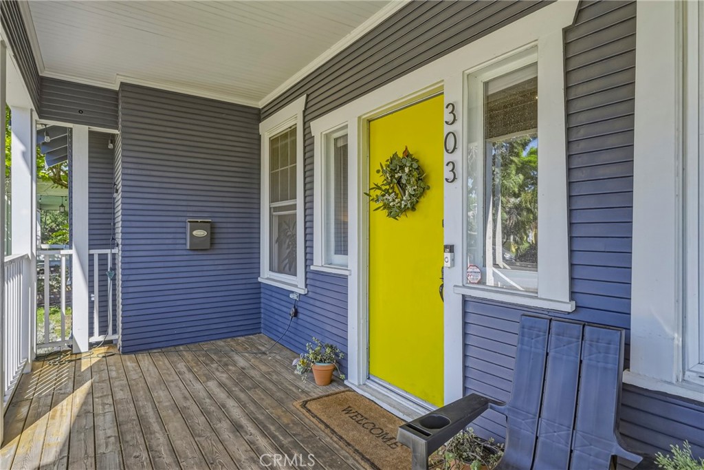 303 West 21st Street Merced, CA 95340 - Photo 22 of 52 a view of a living room with furniture and a window