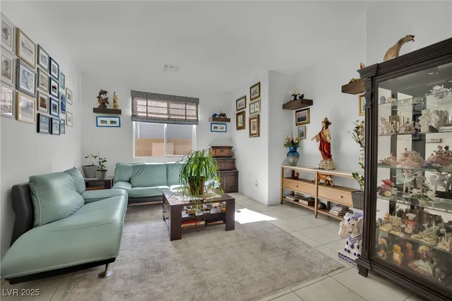 $800,000 | 9609 Lexington Arch Street, Las Vegas, NV 89178