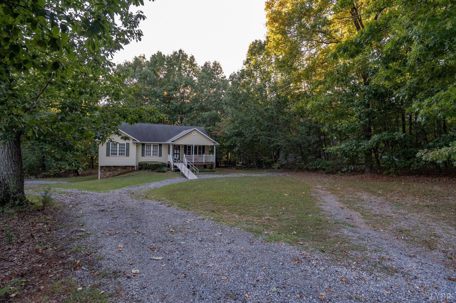 2193 Flint Hill Road Moneta, VA 24121 - Photo 25 of 31 Gallery Image 25