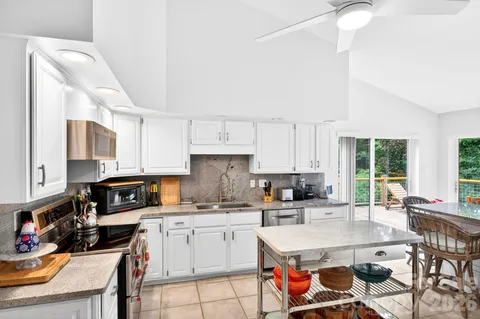 $1,100,000 | 153 SkyView Circle, Asheville, NC 28804