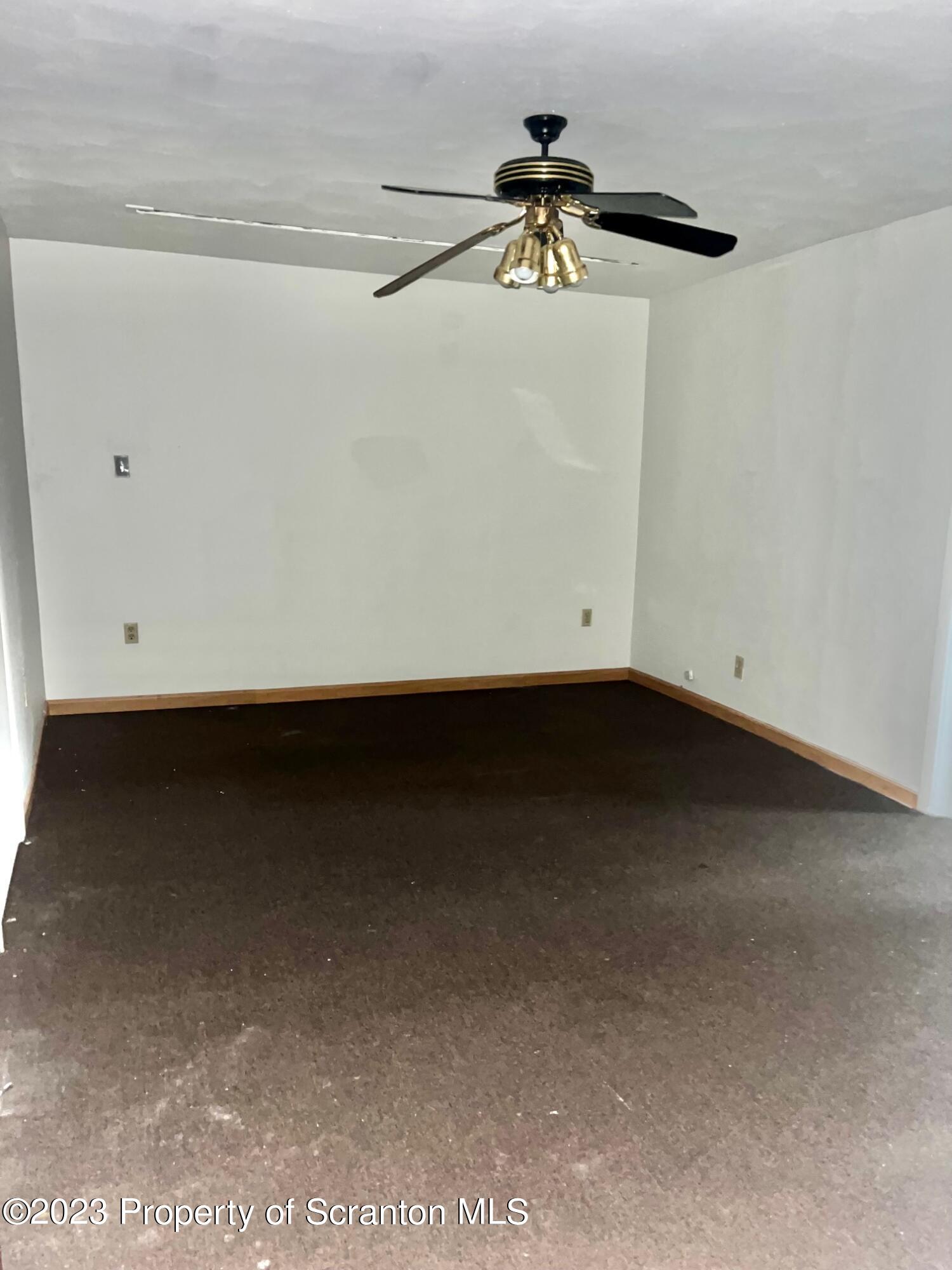 1803 Jackson Street Scranton, PA 18504 - Photo 6 of 8 a view of room