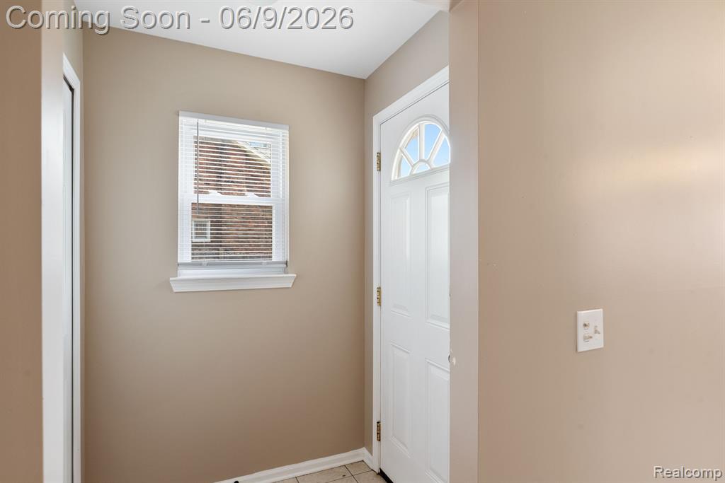 3260 Sashabaw Road Waterford, MI 48329 - Photo 10 of 34