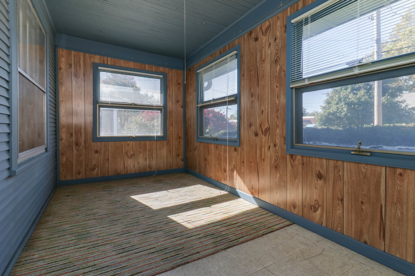 506 South Denver Street Bloomington, IL 61701 - Photo 3 of 41 a view of an entrance door of the house