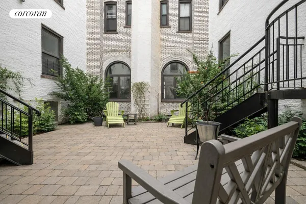 $699,000 | 179 Ocean Parkway, Unit 1E | Kensington