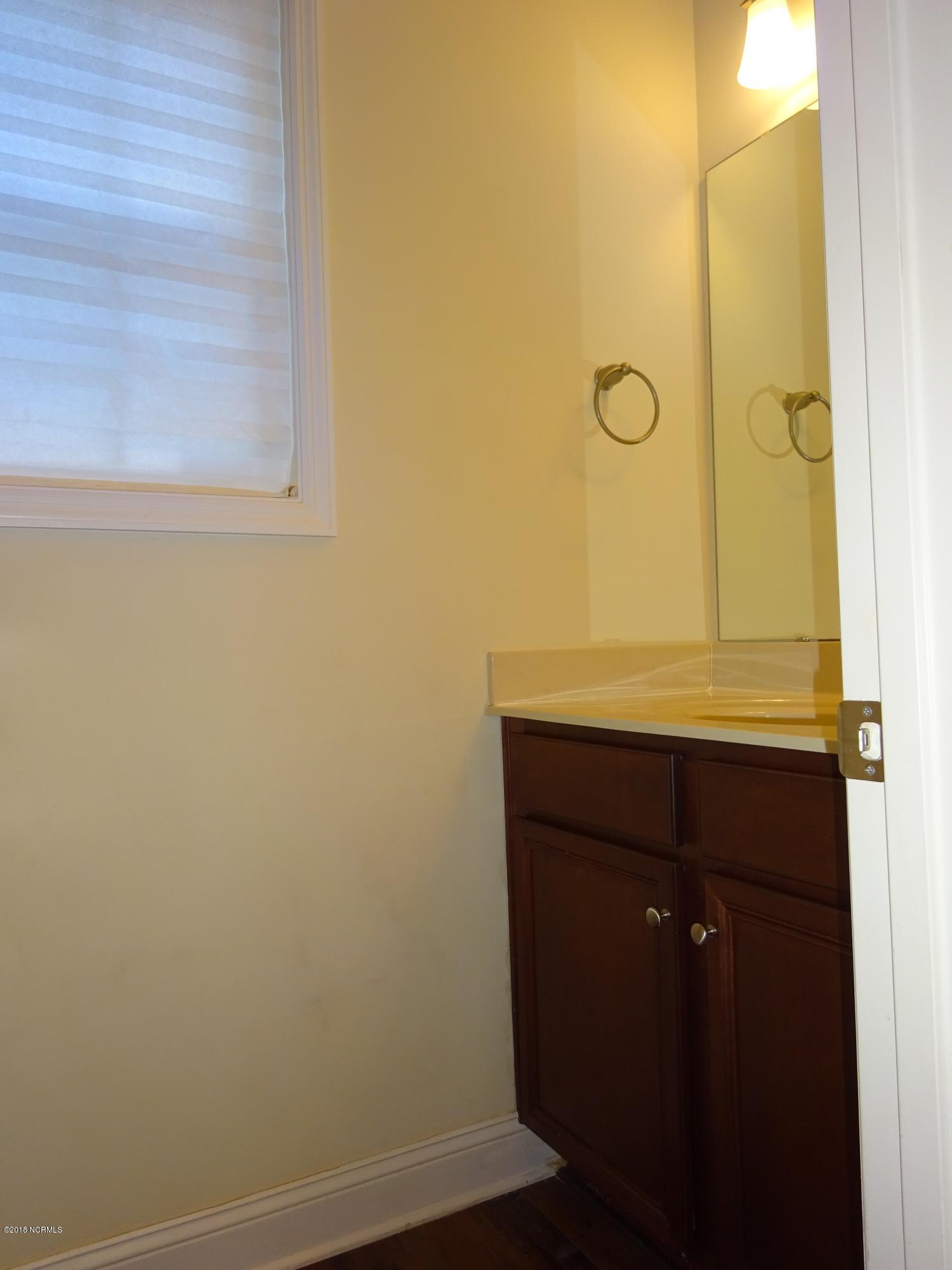 304 Raintree Circle Jacksonville, NC 28540 - Photo 11 of 29 DSC05860