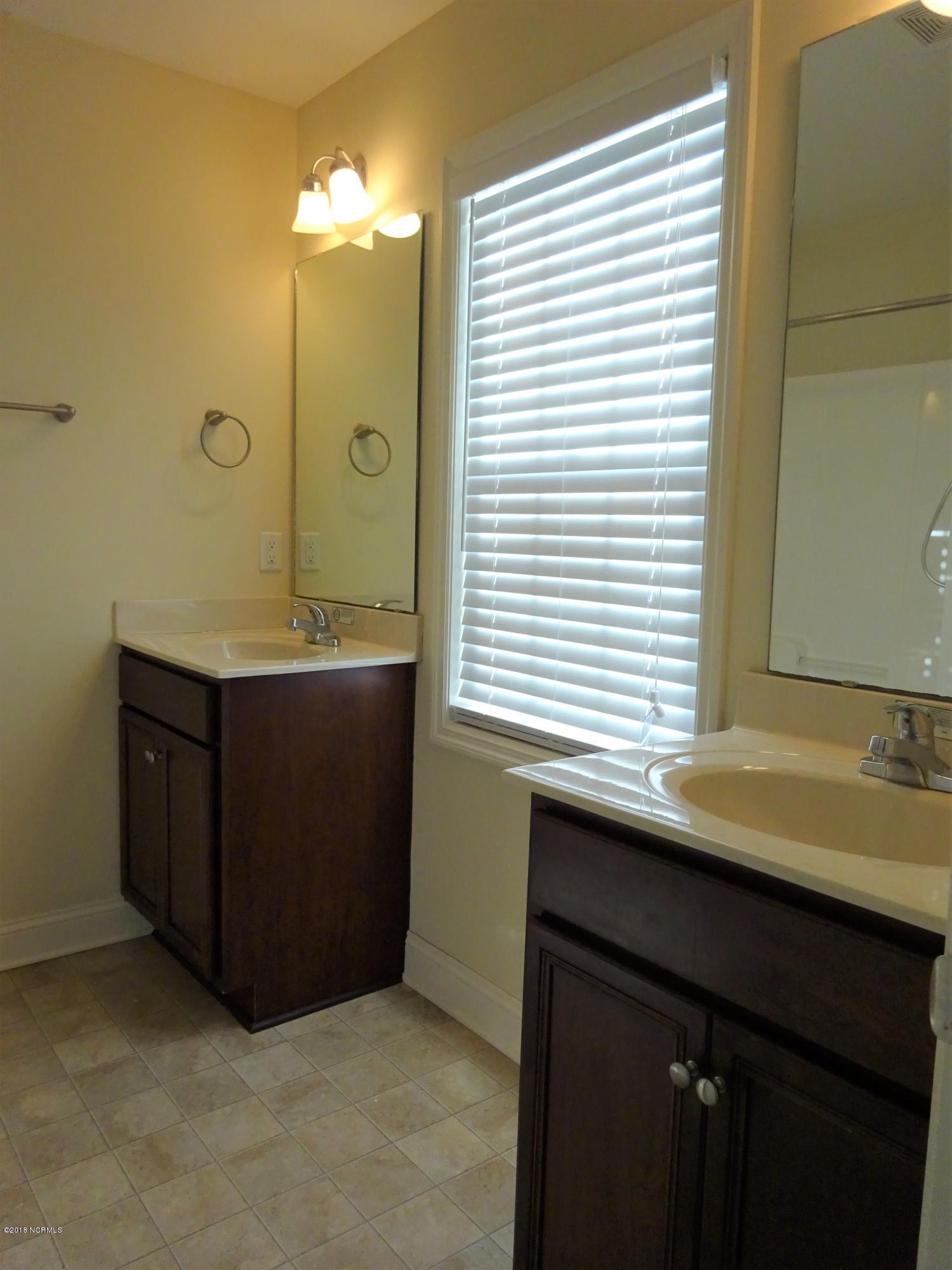 304 Raintree Circle Jacksonville, NC 28540 - Photo 17 of 29 DSC05867