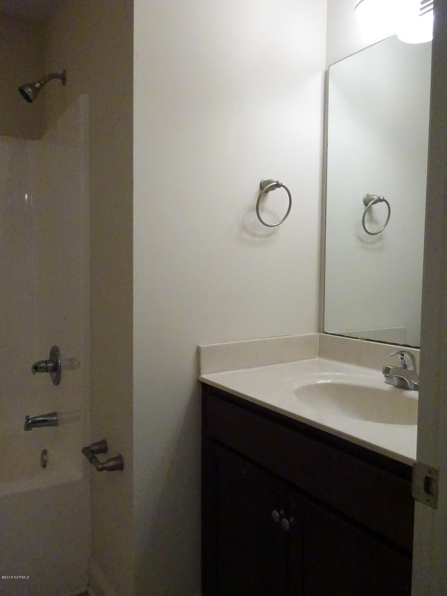 304 Raintree Circle Jacksonville, NC 28540 - Photo 21 of 29 DSC05879